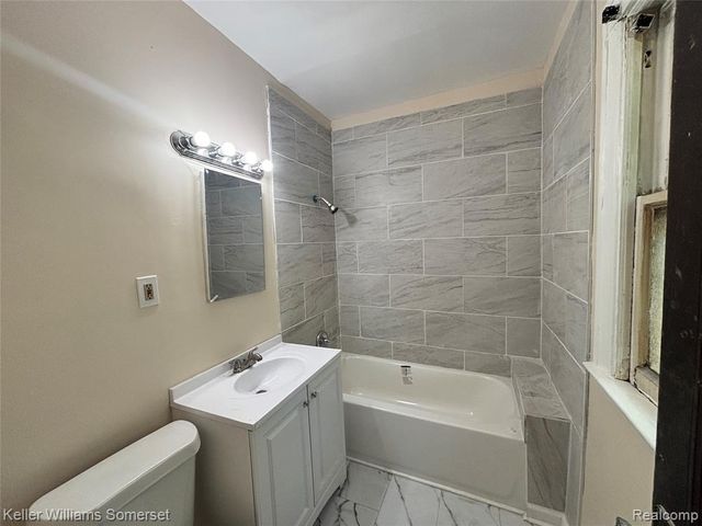 17606 Roselawn Street, Detroit, MI 48221