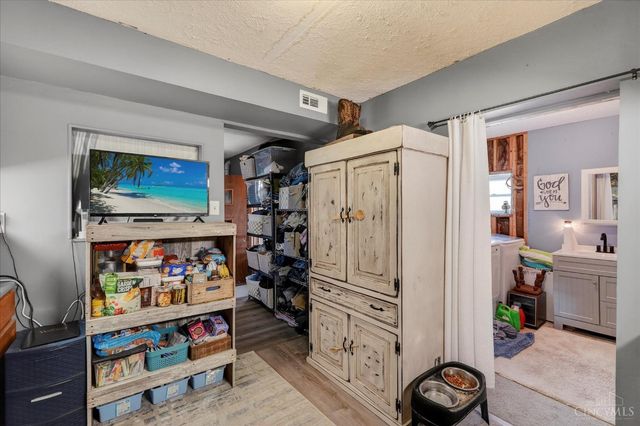 6910 Brad Road, Paint Twp, OH 45133