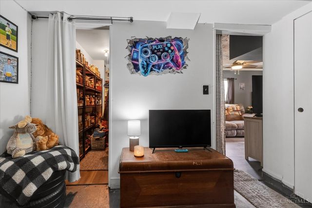 6910 Brad Road, Paint Twp, OH 45133