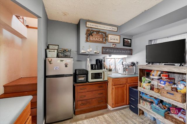 6910 Brad Road, Paint Twp, OH 45133