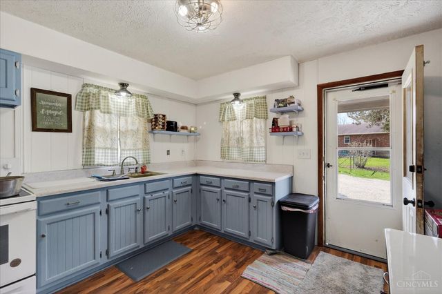 6910 Brad Road, Paint Twp, OH 45133