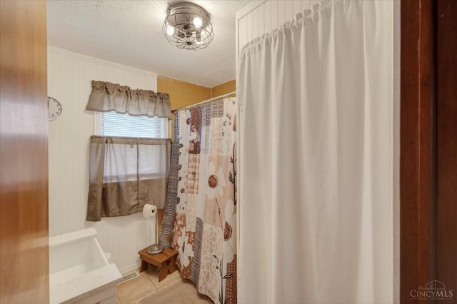 6910 Brad Road, Paint Twp, OH 45133