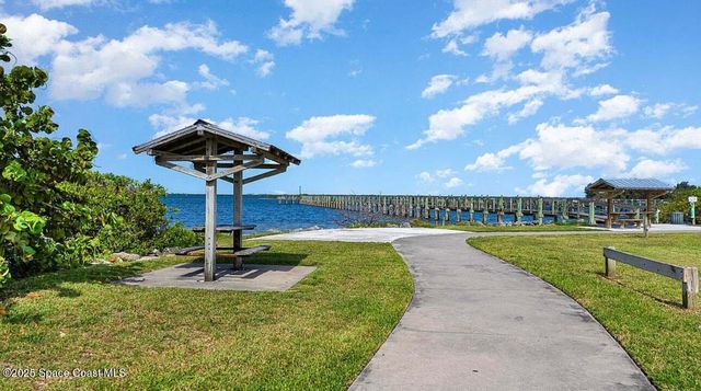 898 Riviera Avenue, Sebastian, FL 32958