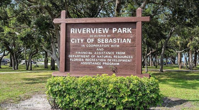 898 Riviera Avenue, Sebastian, FL 32958