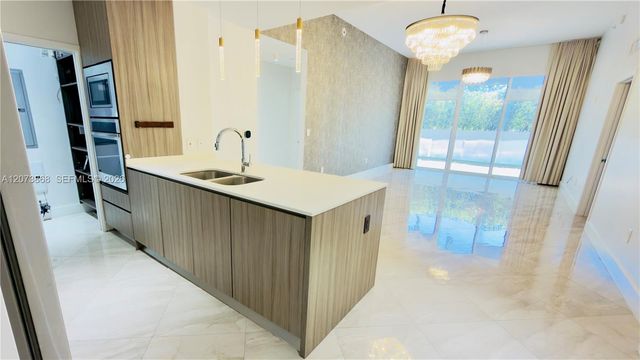 600 NE 27th Street 604, Miami, FL 33137