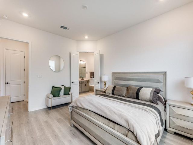 142 Milam Creek DR, Kyle, TX 78640