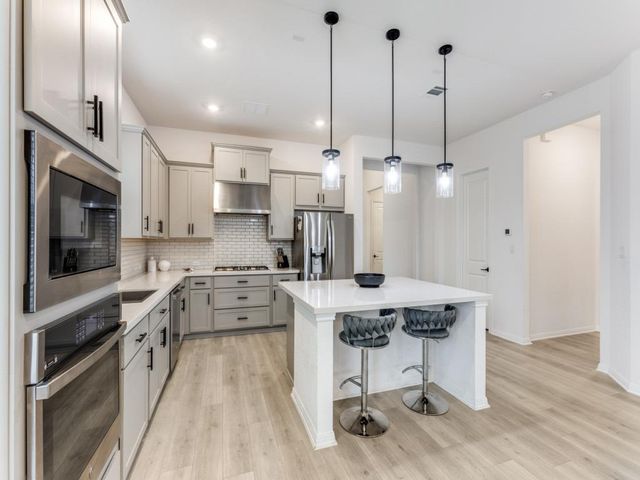 142 Milam Creek DR, Kyle, TX 78640