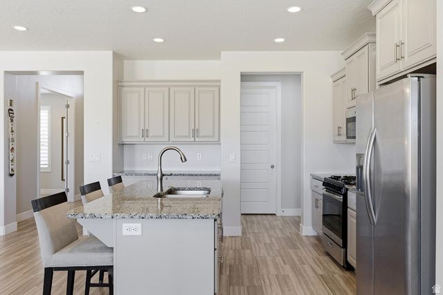 701 N MILLCREEK SPRINGS DR, Washington, UT 84780