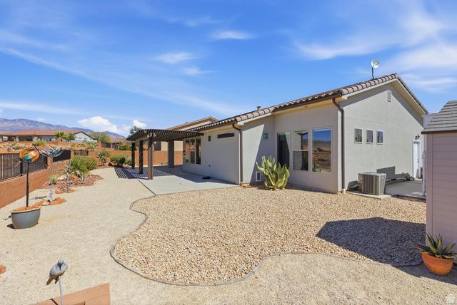 701 N MILLCREEK SPRINGS DR, Washington, UT 84780