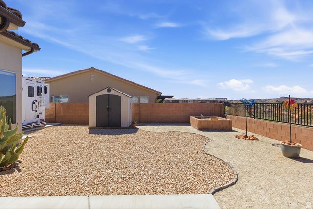 701 N MILLCREEK SPRINGS DR, Washington, UT 84780