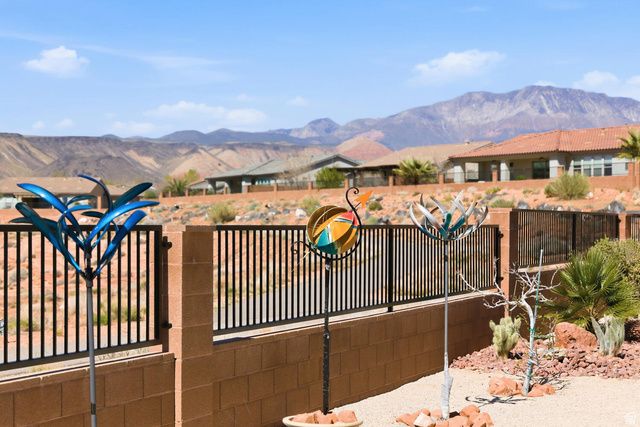 701 N MILLCREEK SPRINGS DR, Washington, UT 84780