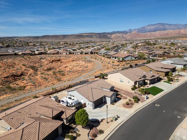 701 N MILLCREEK SPRINGS DR, Washington, UT 84780