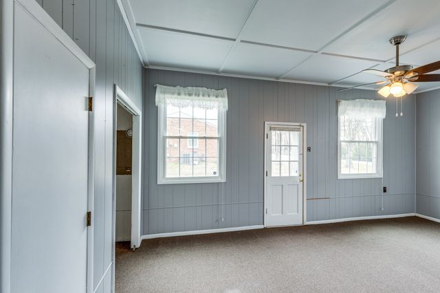 1011 Vales Mill Rd, Pulaski, TN 38478