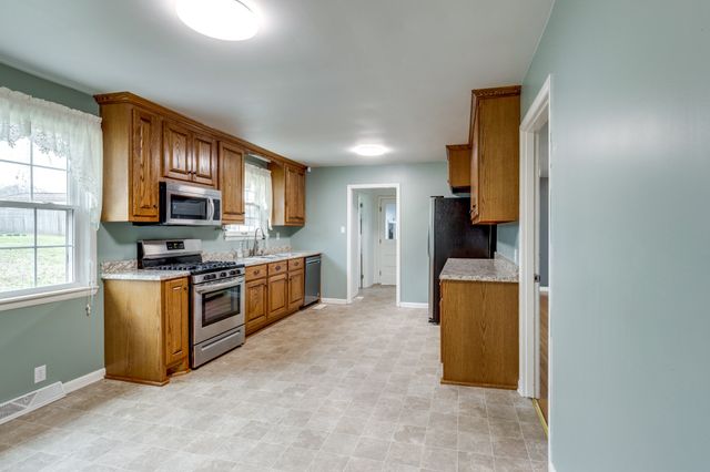 1011 Vales Mill Rd, Pulaski, TN 38478