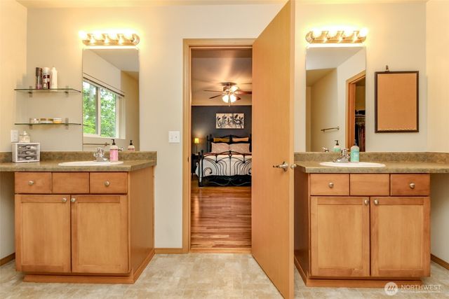 21648 SE 297th Terrace, Kent, WA 98042