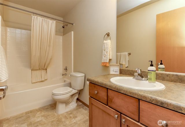 21648 SE 297th Terrace, Kent, WA 98042