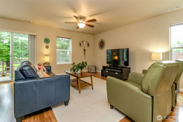 21648 SE 297th Terrace, Kent, WA 98042