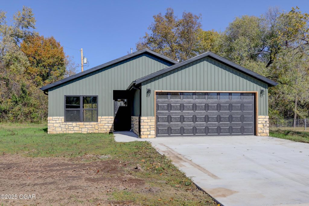 205 Allen Street, Carl Junction, MO 64834