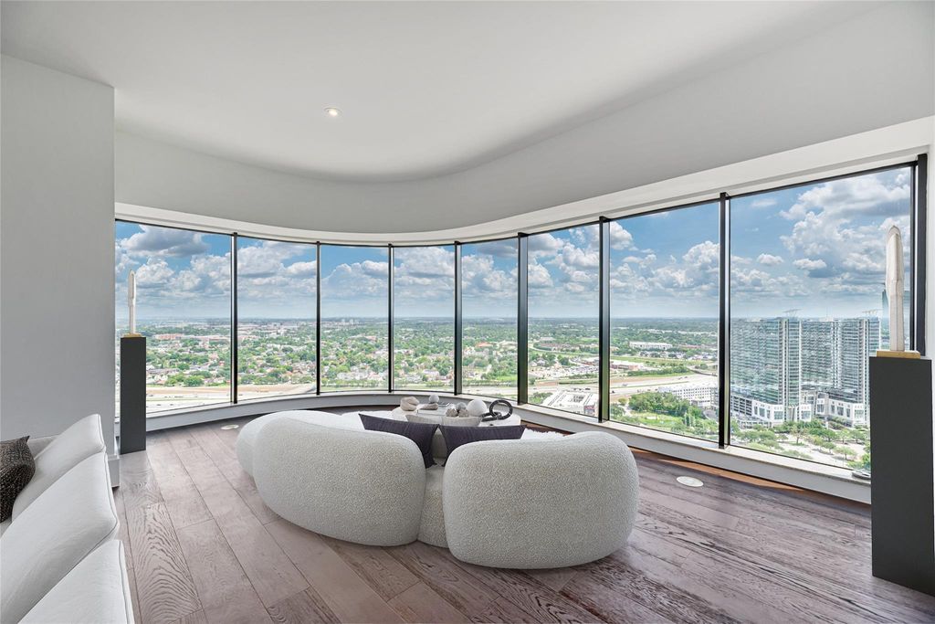 1701 Hermann Drive 34L, Houston, TX 77004
