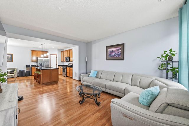 1956 Commonwealth Boulevard 2, Chanhassen, MN 55317