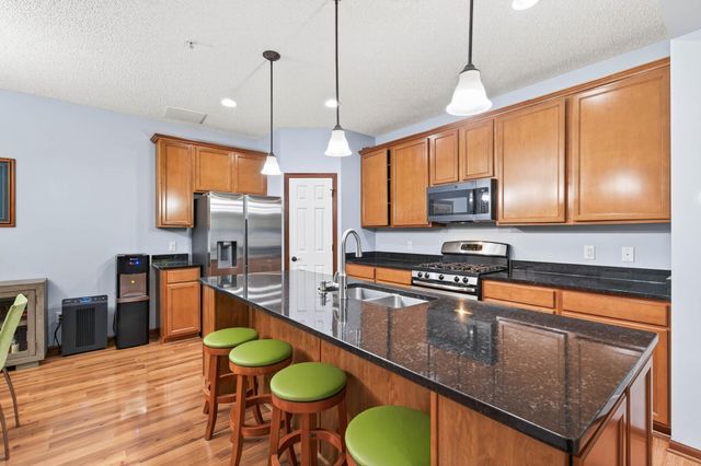 1956 Commonwealth Boulevard 2, Chanhassen, MN 55317