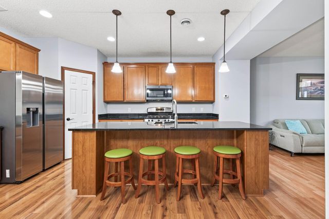 1956 Commonwealth Boulevard 2, Chanhassen, MN 55317