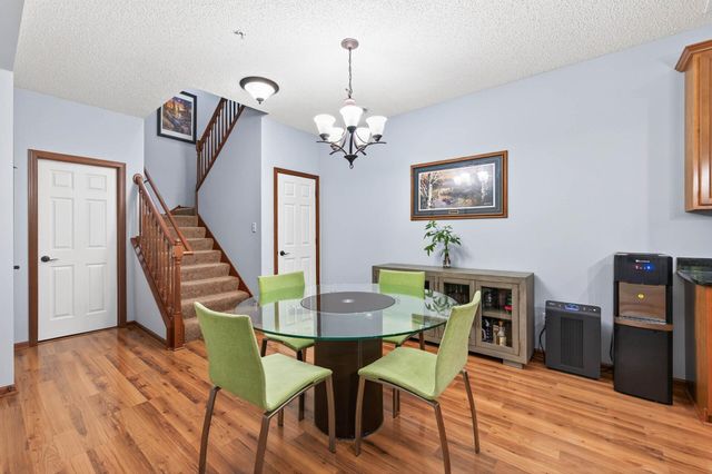 1956 Commonwealth Boulevard 2, Chanhassen, MN 55317