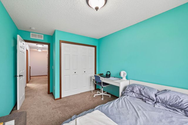 1956 Commonwealth Boulevard 2, Chanhassen, MN 55317