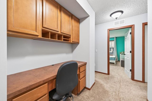 1956 Commonwealth Boulevard 2, Chanhassen, MN 55317