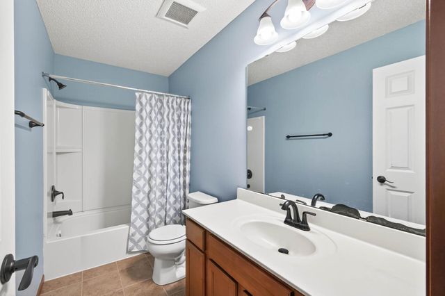 1956 Commonwealth Boulevard 2, Chanhassen, MN 55317