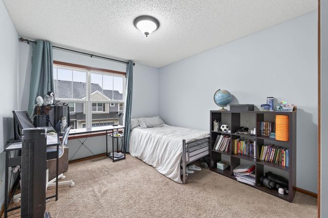 1956 Commonwealth Boulevard 2, Chanhassen, MN 55317