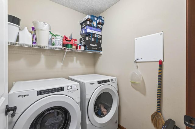 1956 Commonwealth Boulevard 2, Chanhassen, MN 55317