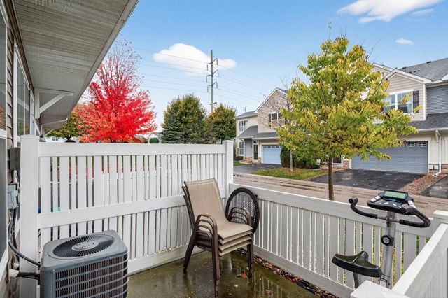 1956 Commonwealth Boulevard 2, Chanhassen, MN 55317