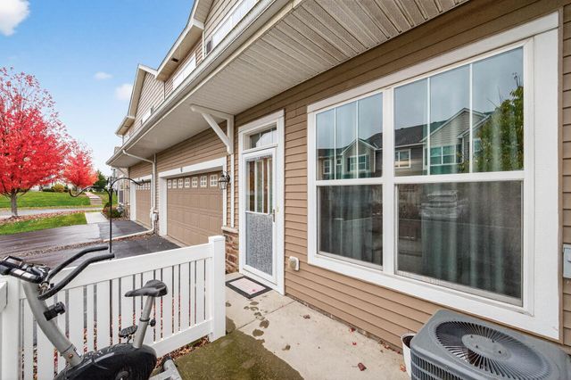 1956 Commonwealth Boulevard 2, Chanhassen, MN 55317