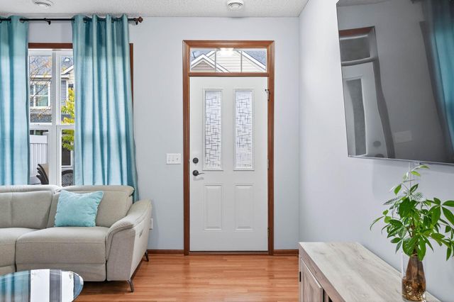 1956 Commonwealth Boulevard 2, Chanhassen, MN 55317