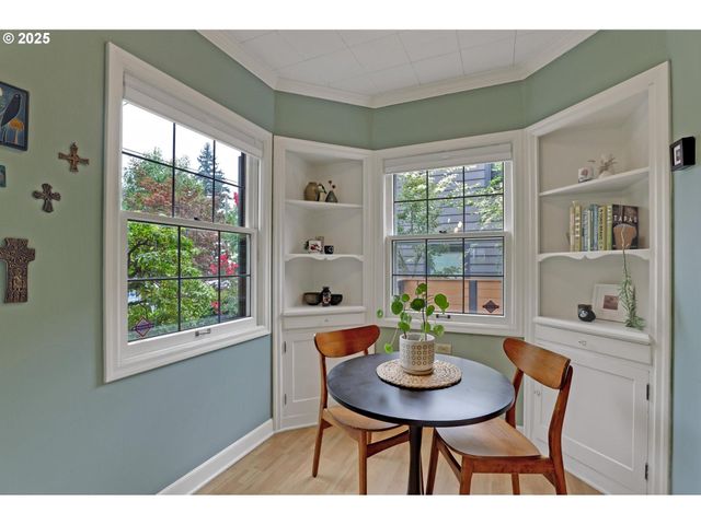 2928 Ne DUNCKLEY St, Portland, OR 97212