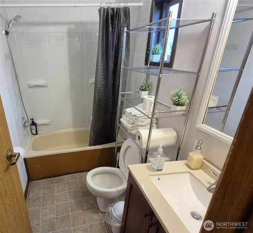 116 Galleon Loop NE, Ocean Shores, WA 98569