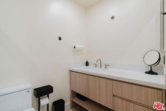 9659 Via Torino 149, Burbank, CA 91504