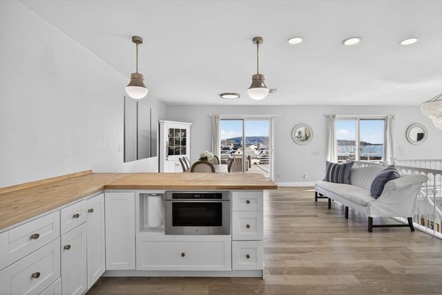 44 Seabury Point Rd, Duxbury, MA 02332