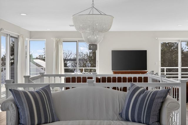 44 Seabury Point Rd, Duxbury, MA 02332