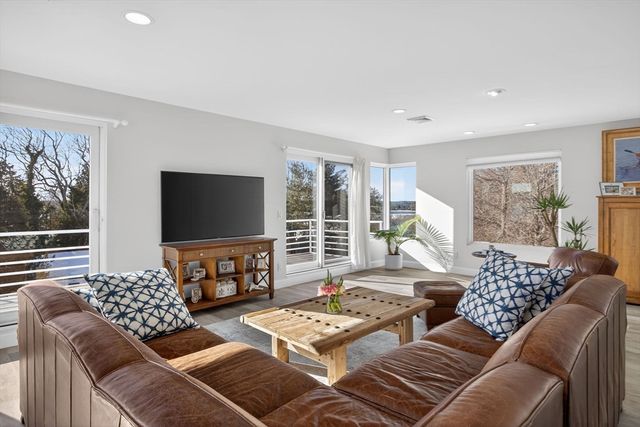 44 Seabury Point Rd, Duxbury, MA 02332