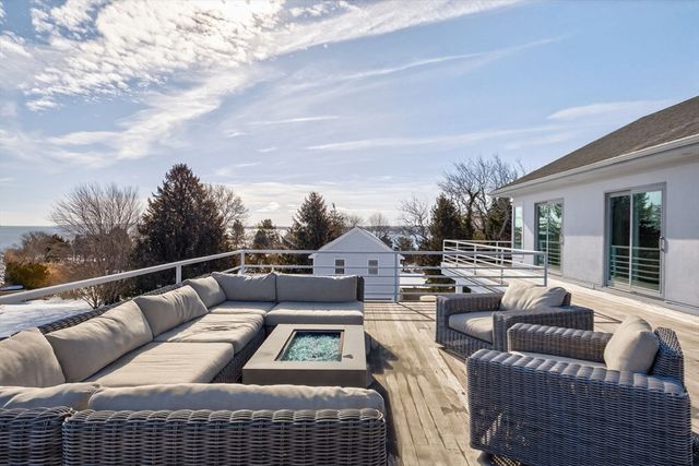 44 Seabury Point Rd, Duxbury, MA 02332