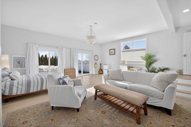 44 Seabury Point Rd, Duxbury, MA 02332