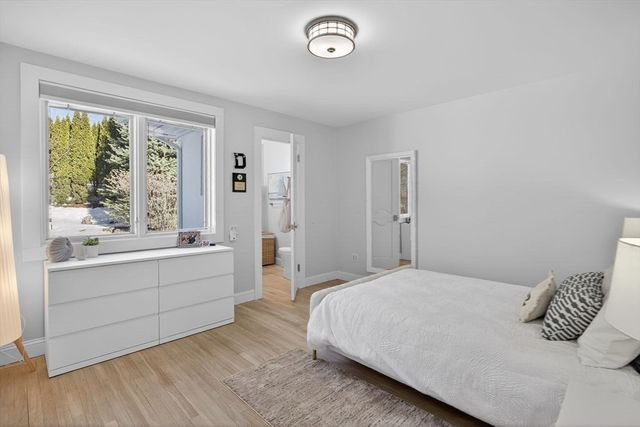 44 Seabury Point Rd, Duxbury, MA 02332