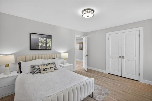 44 Seabury Point Rd, Duxbury, MA 02332