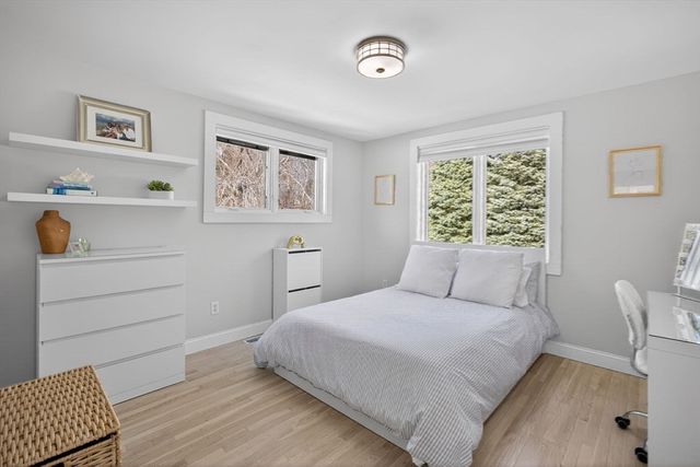 44 Seabury Point Rd, Duxbury, MA 02332