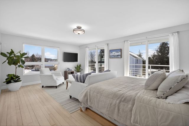 44 Seabury Point Rd, Duxbury, MA 02332