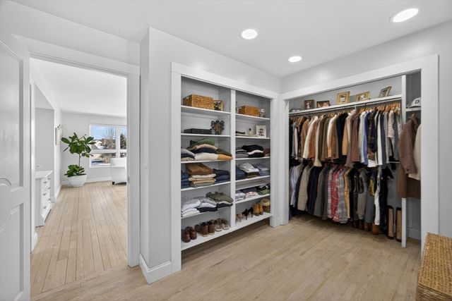 44 Seabury Point Rd, Duxbury, MA 02332