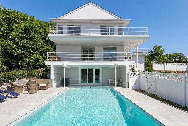 44 Seabury Point Rd, Duxbury, MA 02332