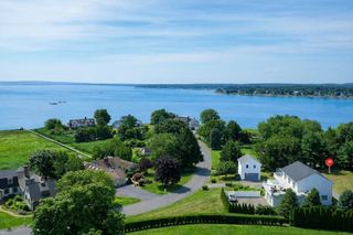 44 Seabury Point Rd, Duxbury, MA 02332